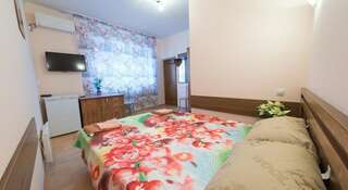 Гостиница Guest House Ksenia Краснодар Двухместный номер Делюкс с 1 кроватью и душем-1